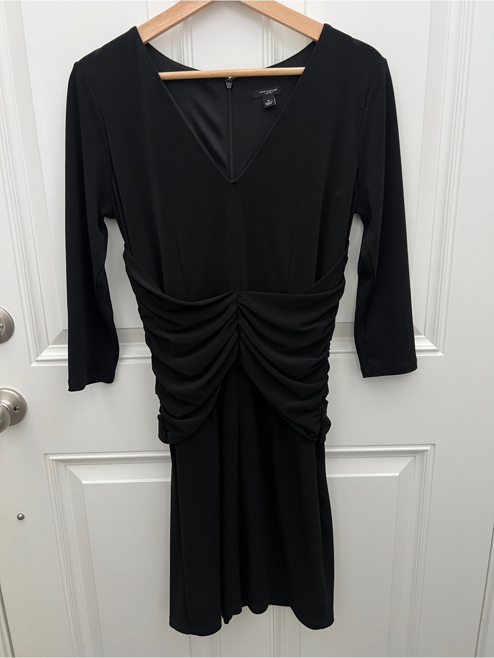 Ann‎ Taylor Black V-Neck Long Sleeve Ruched Waist Dress